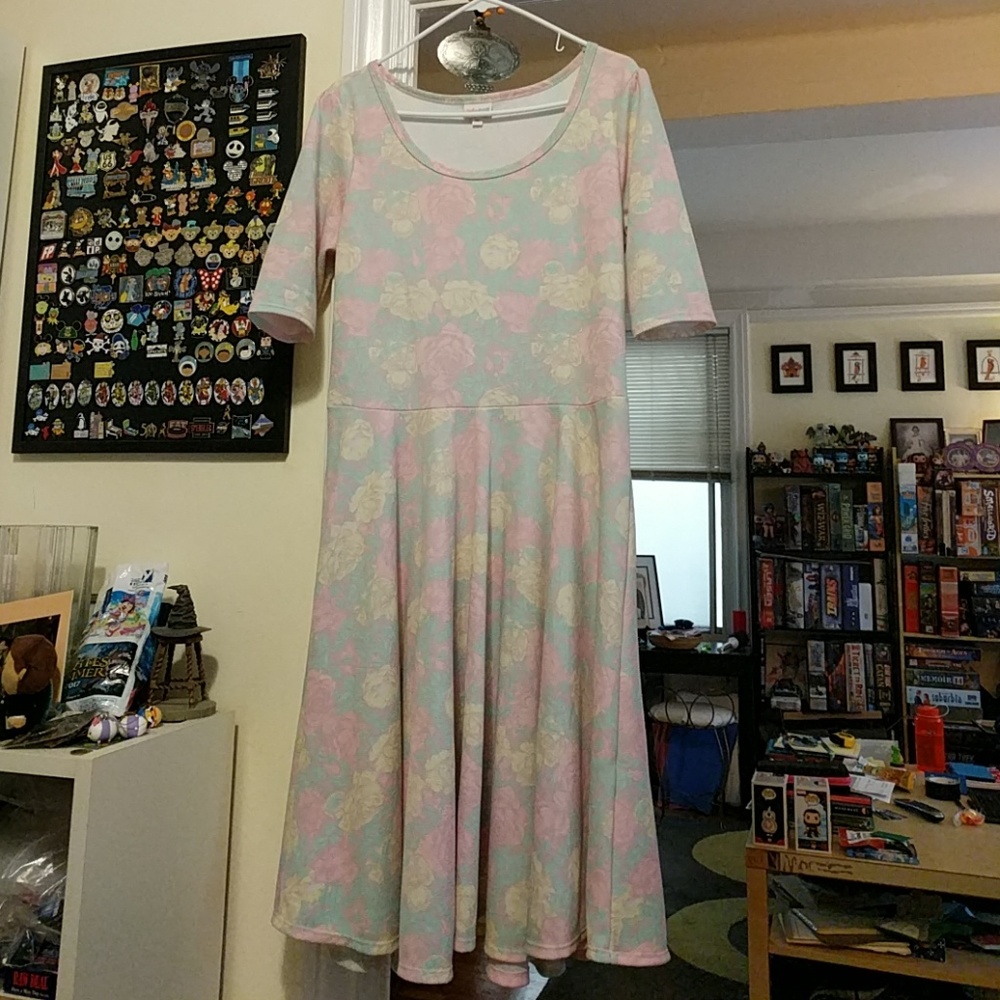 EUC LuLaRoe Nicole Dress Size XL Pastel Fantasy!